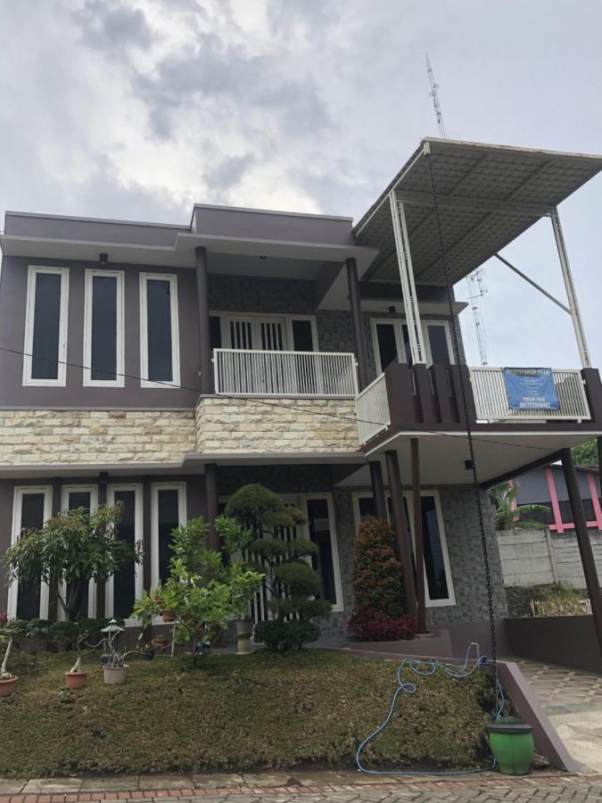 Villa Kusuma Hill A8 Batu  Esterno foto