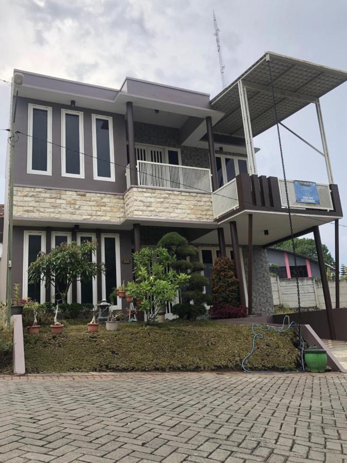 Villa Kusuma Hill A8 Batu  Esterno foto