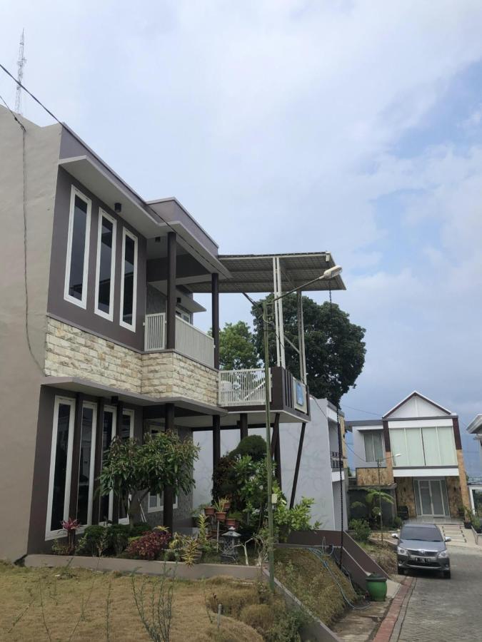Villa Kusuma Hill A8 Batu  Esterno foto