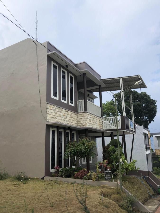 Villa Kusuma Hill A8 Batu  Esterno foto