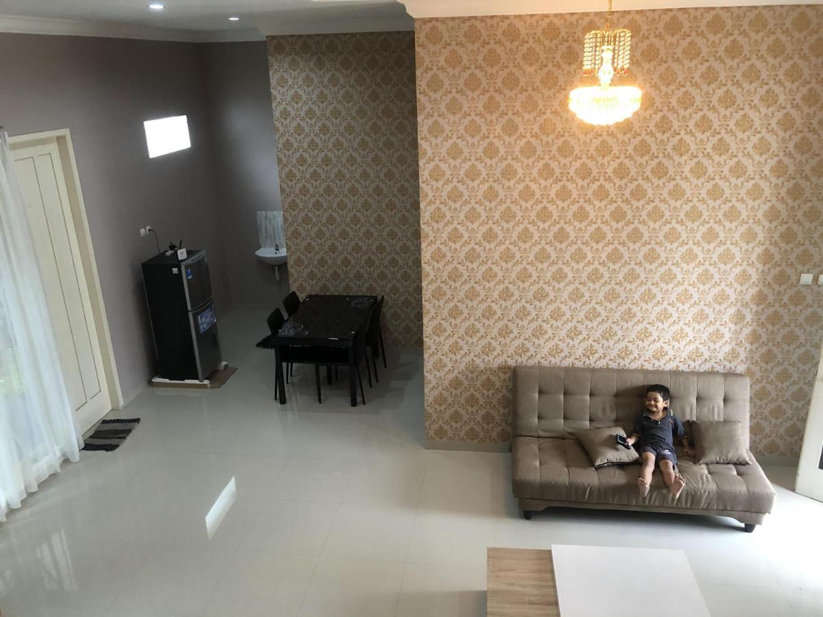 Villa Kusuma Hill A8 Batu  Esterno foto