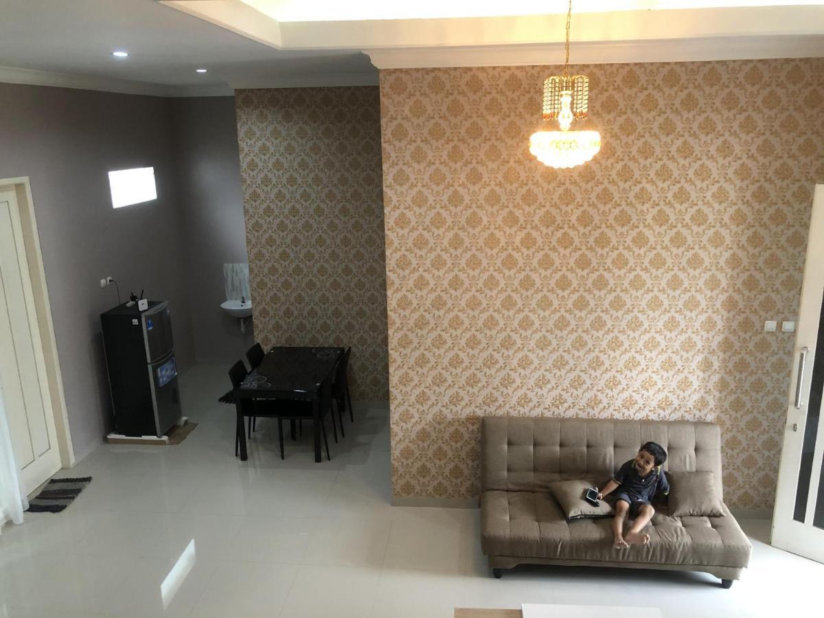 Villa Kusuma Hill A8 Batu  Esterno foto