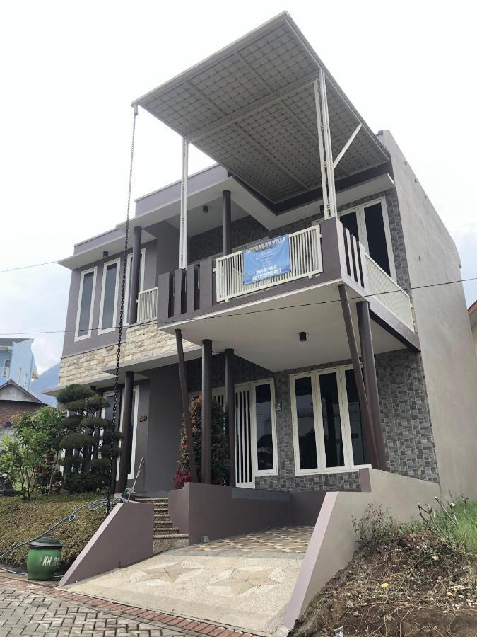 Villa Kusuma Hill A8 Batu  Esterno foto
